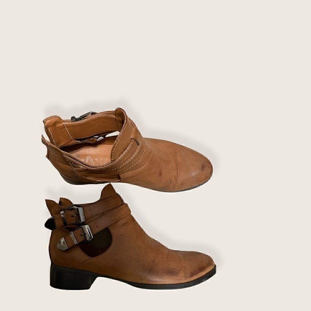 Size 10 Caramel Brown Taxi Booties